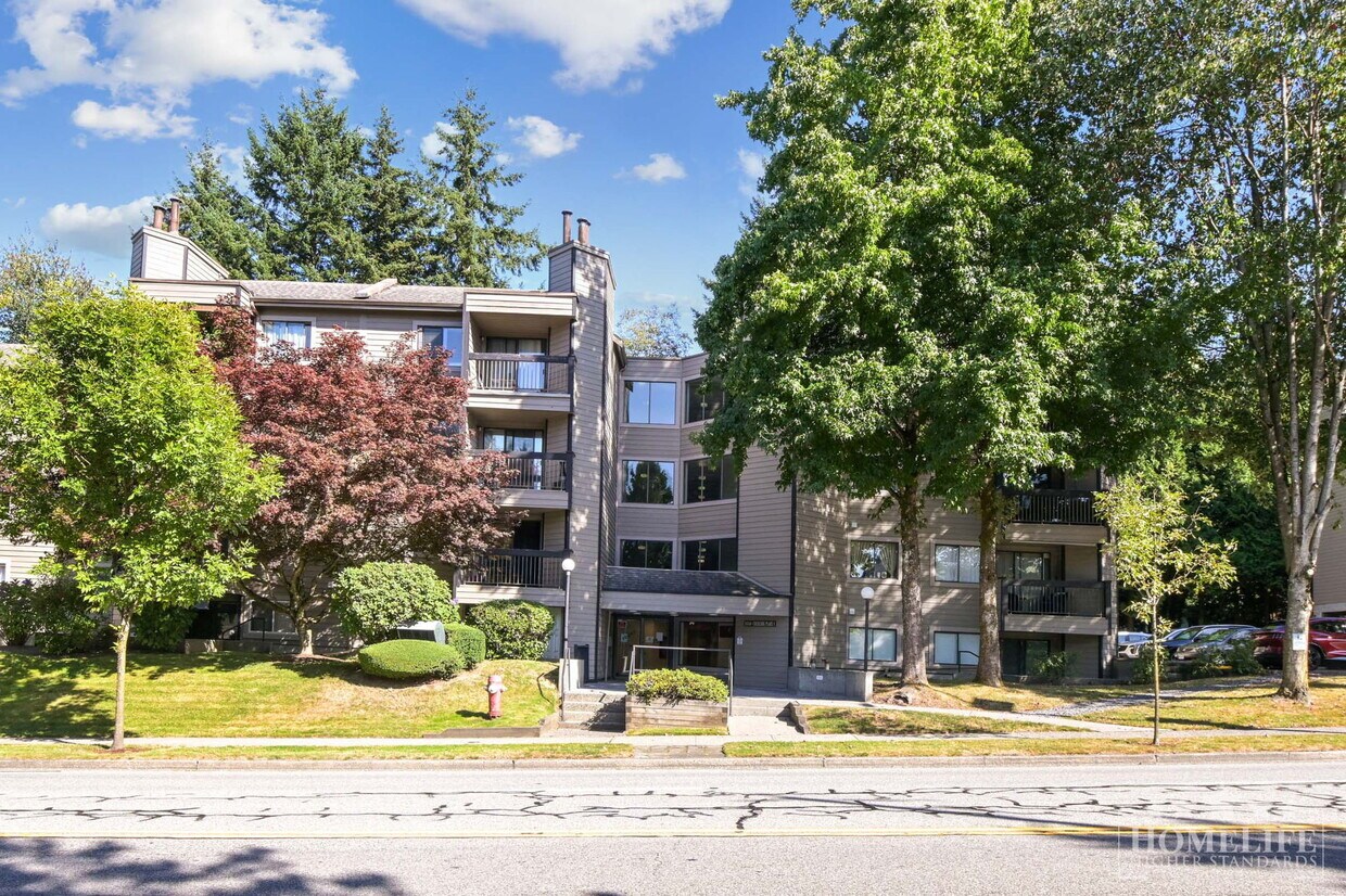 Primary Photo - Creekside Place – Updated 2-Bed Ground Flo...