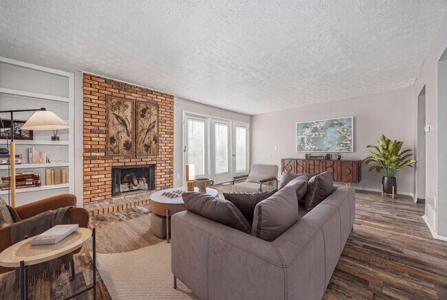 Foto del edificio - Lake Eden Apartments & Townhomes