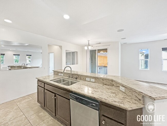 Building Photo - Welcoming 2B/2BA Condo with Balcony, In-Unit Laundry and Pool Access.