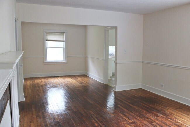 Building Photo - Perfect Location! 2 Bed, 1 Bath Home with Bonus Upstairs Space
