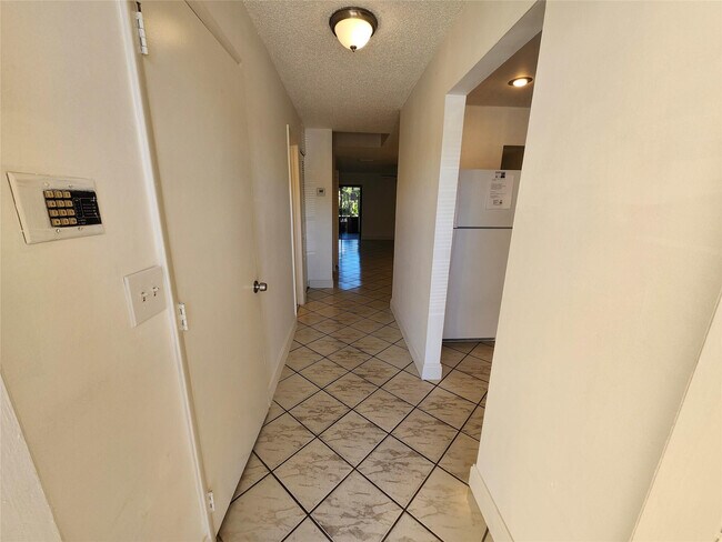 Foto del edificio - 9421 NW 15th St