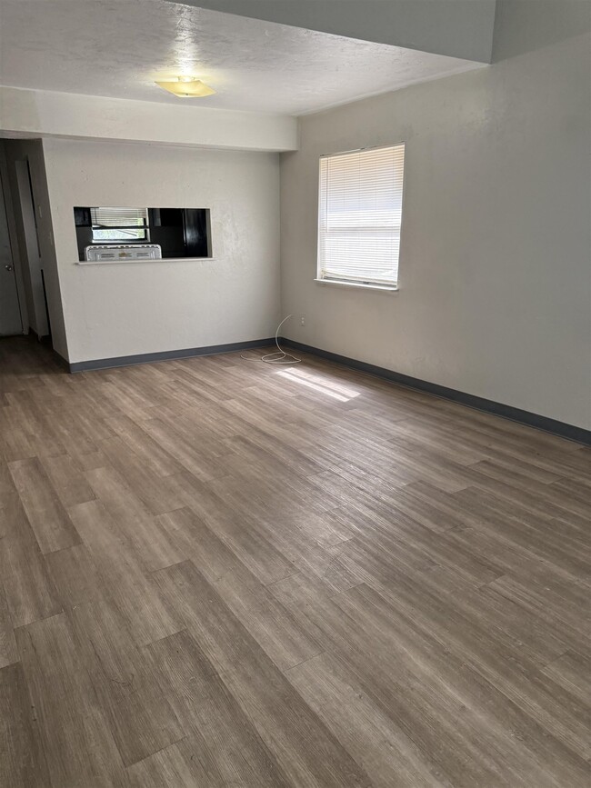 Foto del edificio - 1832 Nekoma Ct