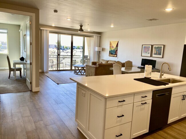 Foto del edificio - 271 N Country Ln