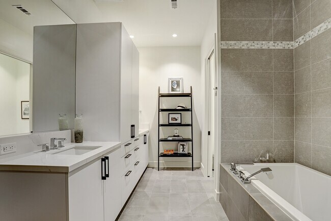 Foto del edificio - 4521 San Felipe St