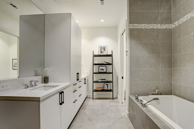 Building Photo - 4521 San Felipe St