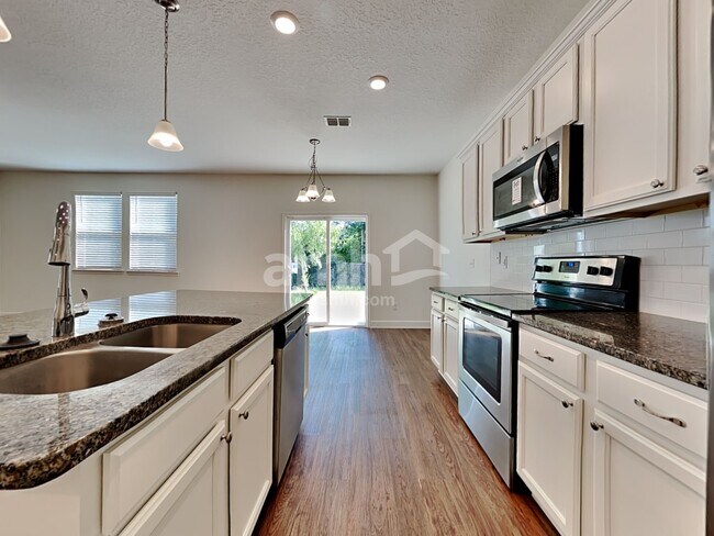 Building Photo - 8481 Highfield Avenue