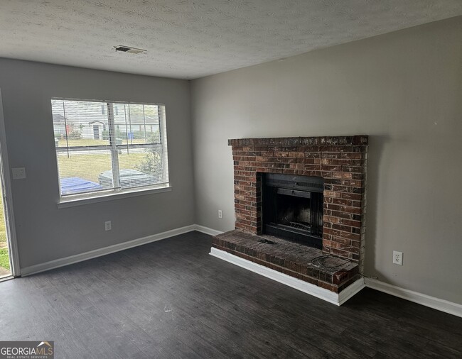 Building Photo - 1754 Fox Chase Ct SE