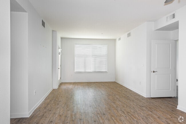 2BR, 2BA - 1,140SF - The Valencia - Living Room - Portola at SouthGlenn