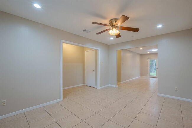 Building Photo - 8110 Cadawac Rd