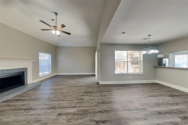 Building Photo - 5607 S Magazine Cir