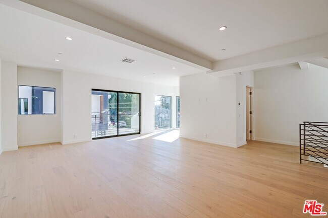 Foto del edificio - 1201 N Zachary Ln