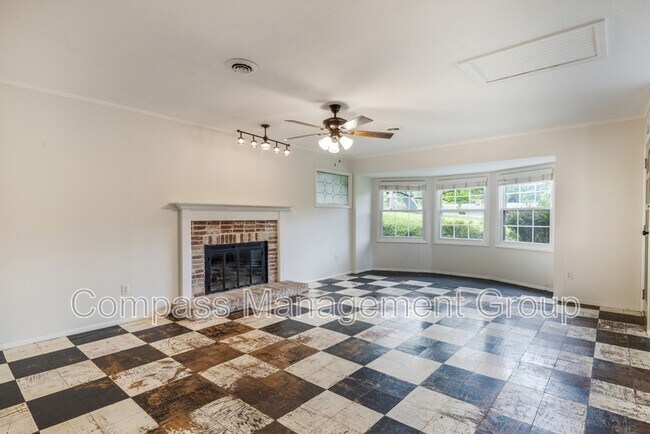 Foto del edificio - 1125 Timbergrove Dr