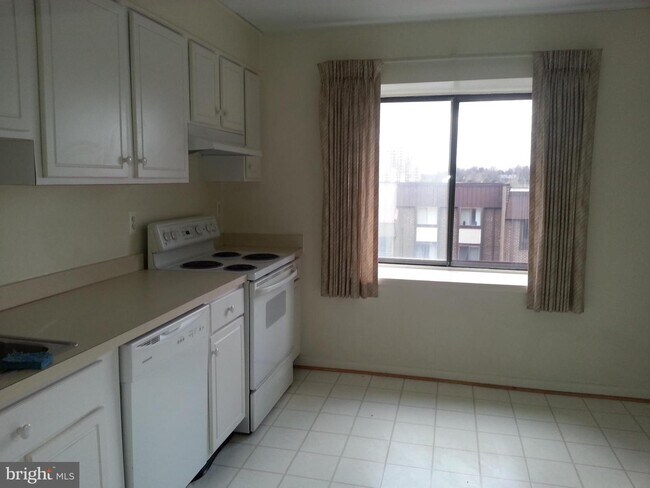Foto del edificio - 128 Roberts Ln