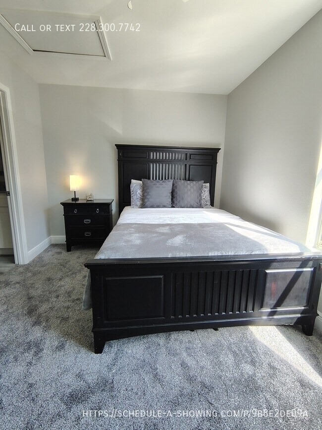 Foto del edificio - 229 Milray Ln