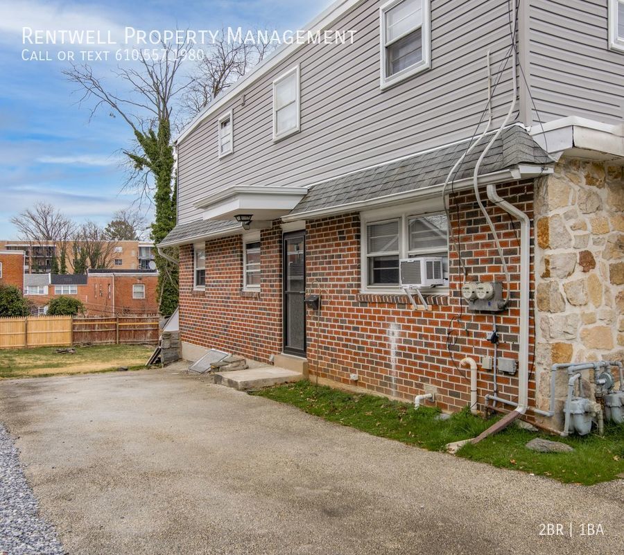Primary Photo - 2BR 1BA Ground Bi-level Apartment Availabl...
