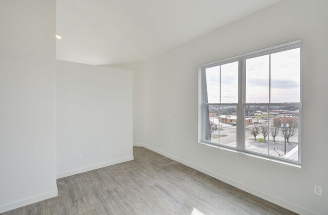 Foto del edificio - Our Only Penthouse available