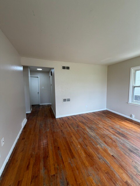 Building Photo - 22844 Sharrow Ave