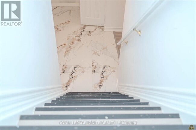 Building Photo - 87 Fernbank Pl