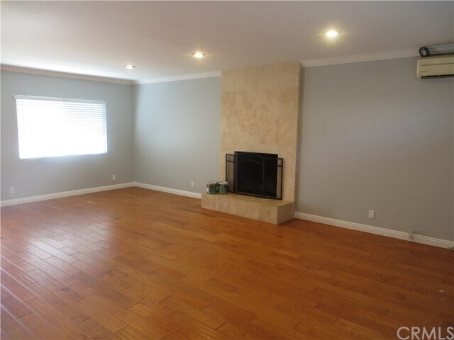 Building Photo - 9115 Garibaldi Ave