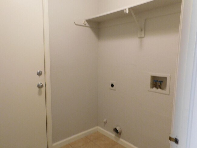Foto del edificio - 9781 N Chance Ave