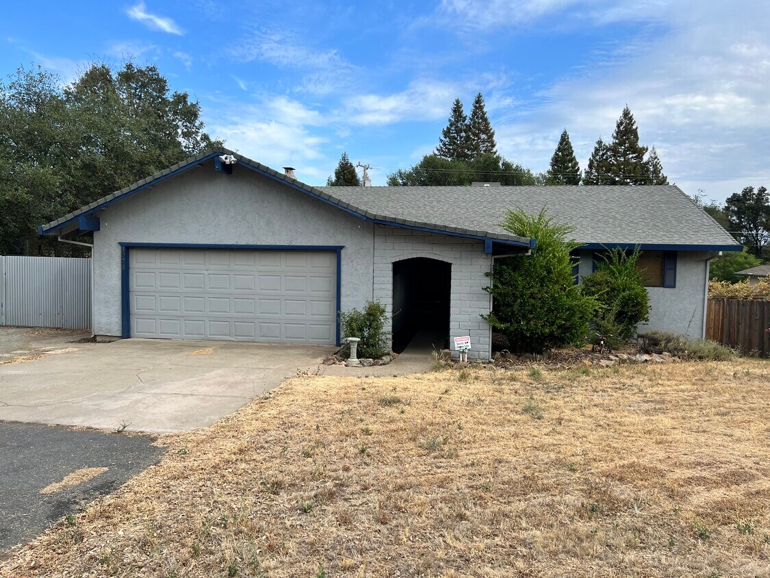 Primary Photo - 3075 Royce Dr