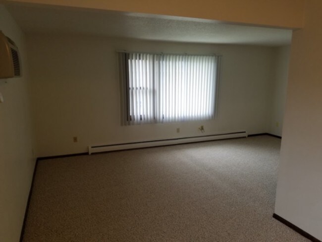 Building Photo - Two Bedroom Heat Paid and Garage