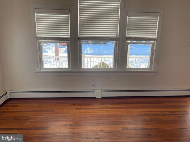 Foto del edificio - 322 McKinley Ave