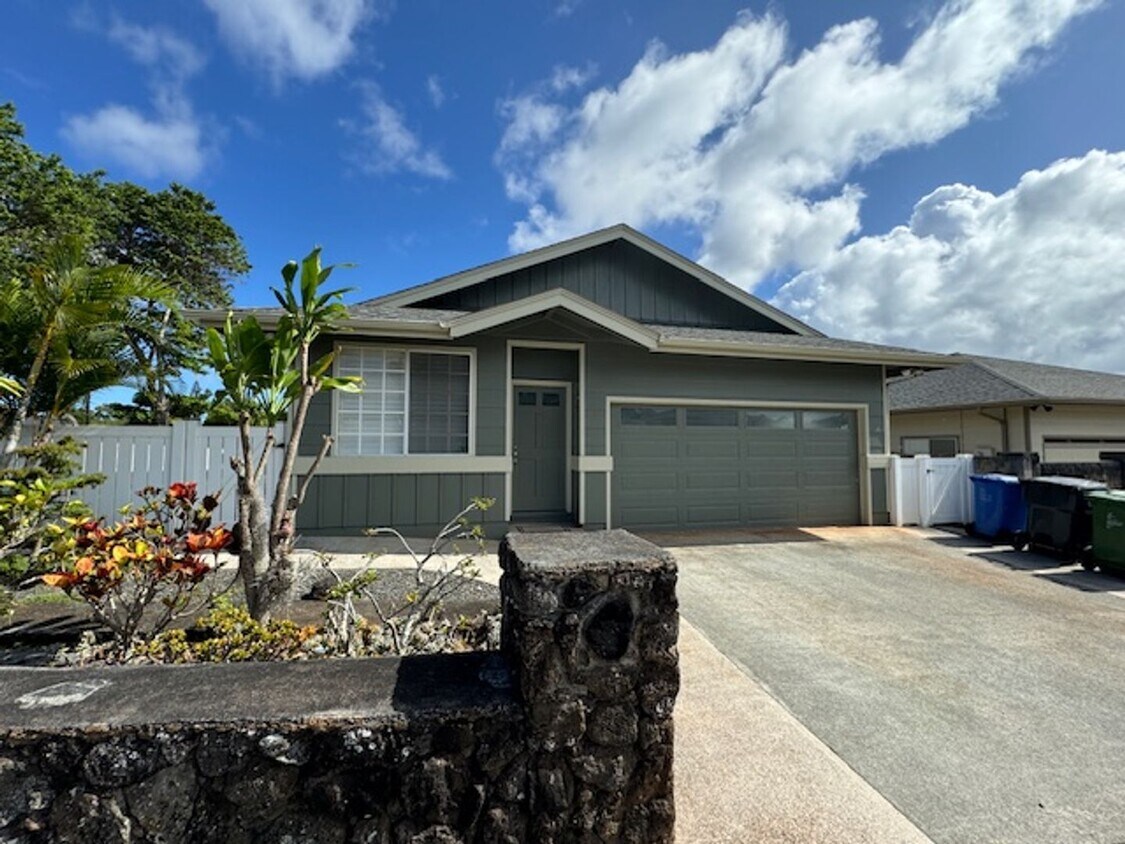 Primary Photo - For Rent - 95-1031 Kahele St.