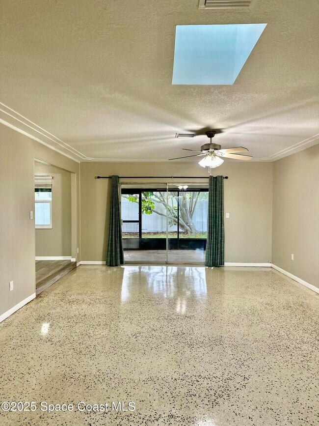 Foto del edificio - 940 Garden Rd