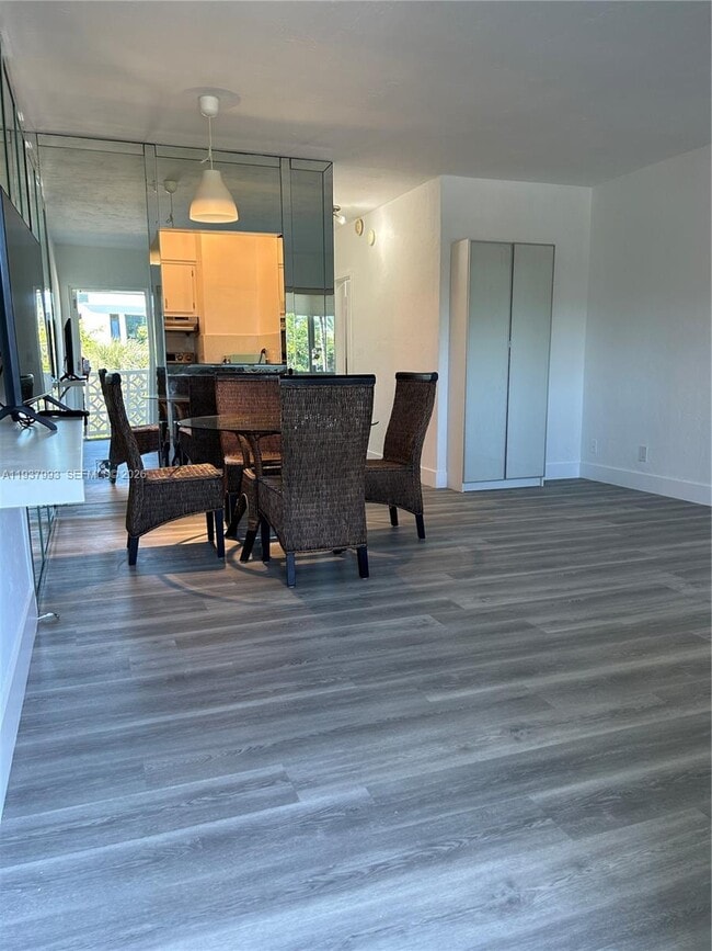 Foto del edificio - 600 Layne Blvd