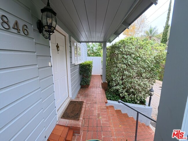 Building Photo - 9846 Wanda Park Dr