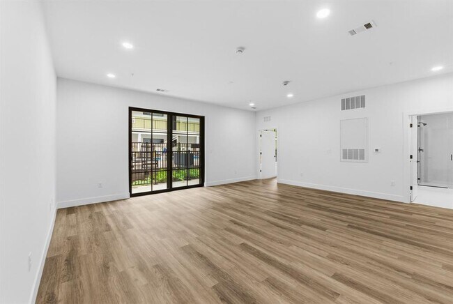 Foto del edificio - 4315 S Congress Ave