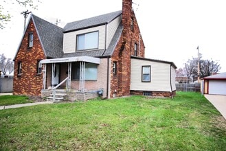Building Photo - 1872 Champaign Rd