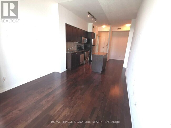 Photo du bâtiment - 215 Fort York Blvd