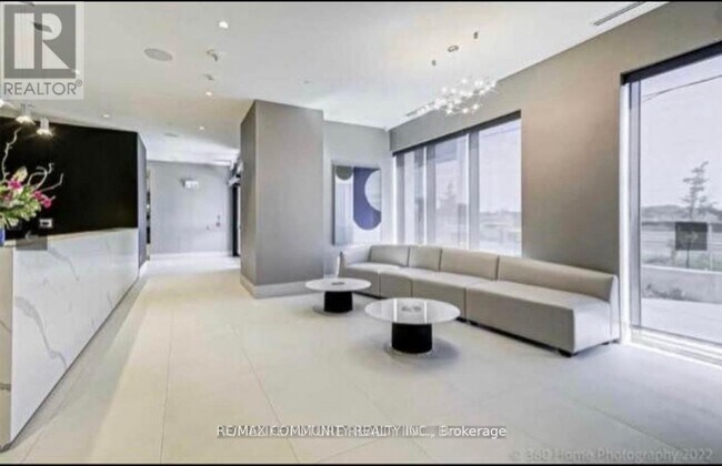 Photo du bâtiment - 2550-2550 Simcoe St N