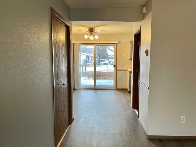 Building Photo - 3 Bedroom Townhome in South Fargo!!