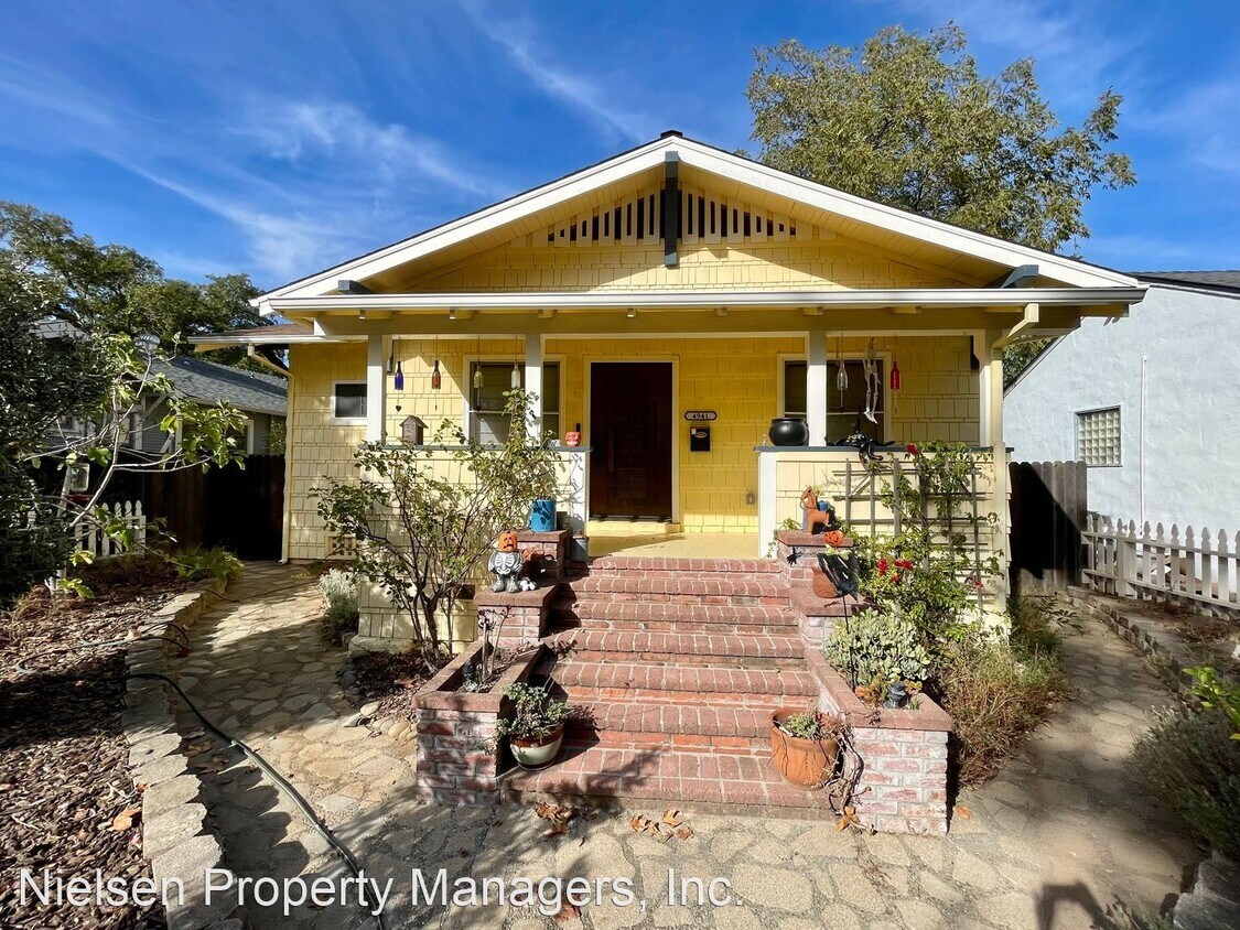 Primary Photo - 3 br, 1 bath House - 4941 10th Ave