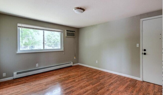 Foto del edificio - 1302 S Coffman St