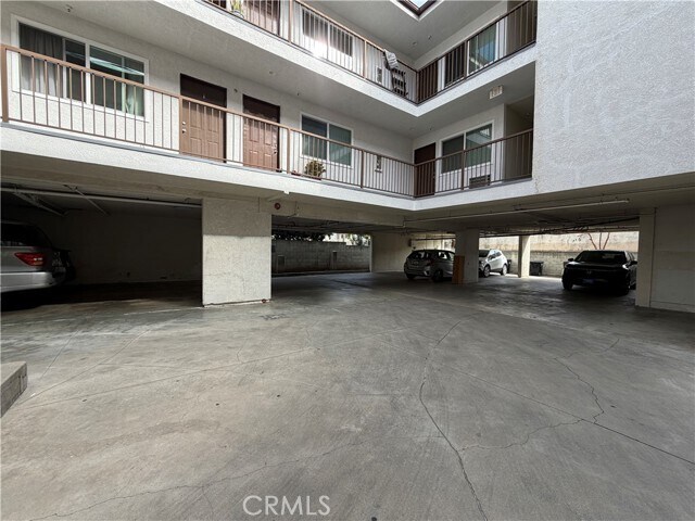 Foto del edificio - 1758 N Kingsley Dr