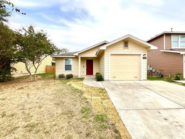 Foto del edificio - **APPLICATION RECEIVED** MUST SEE! GORGEOUS 3 Bedroom Home W/ Community Pool