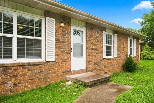 Foto del edificio - 511 E Dyann Dr