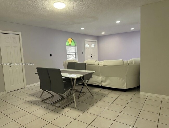 Foto del edificio - 7440 SW 22nd St