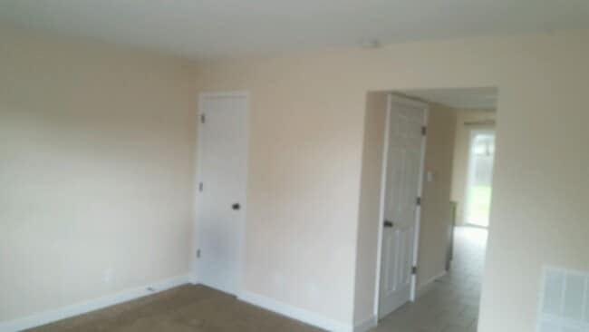 Building Photo - 407 Meadow Dr