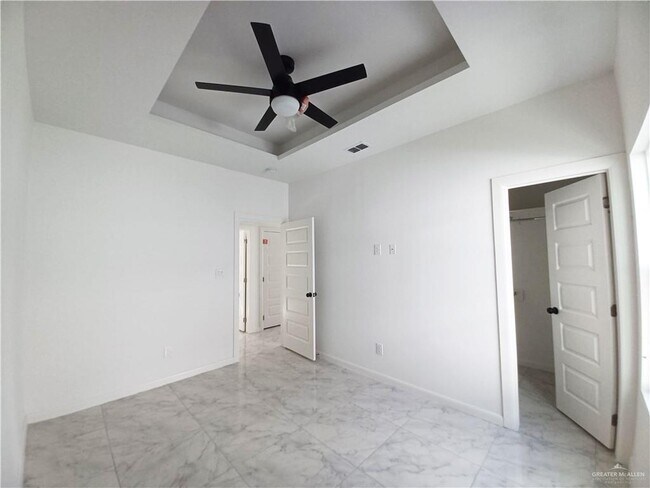 Building Photo - 9303 N 59th Ln