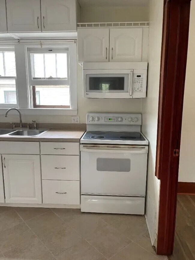 Foto del edificio - 610 S Loomis Ave