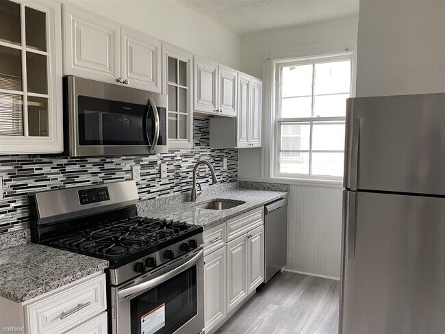 Building Photo - 4 br, 2 bath  - 17 Michigan Ave # 2