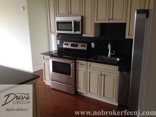 Building Photo - 443 River Rd