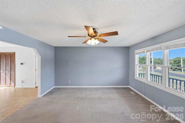 Building Photo - 1607 McFarland Dr