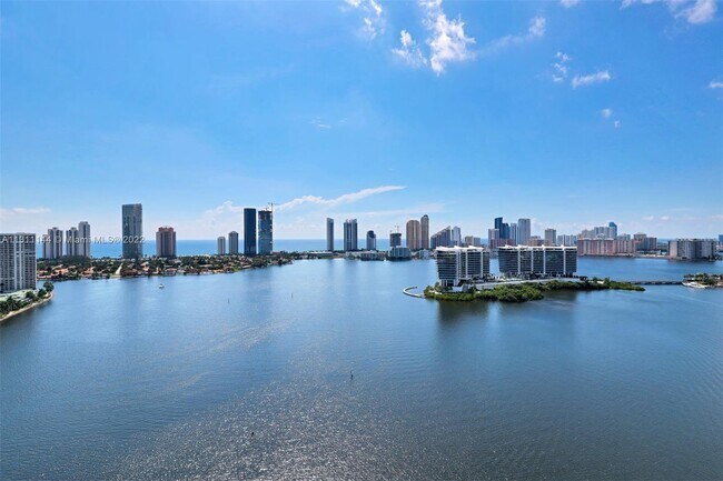 Foto del edificio - 3370 NE 190th St