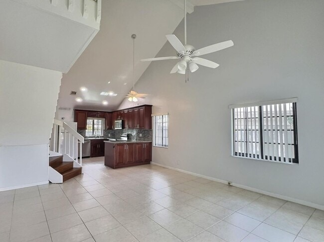 Building Photo - 2652 Riverside Dr